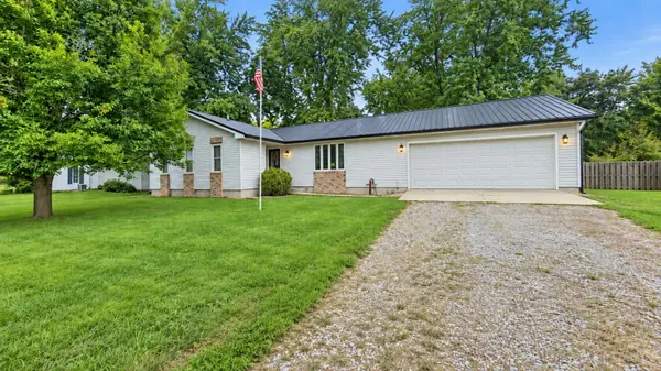 404 E Oak ST, Leroy, IL 61752