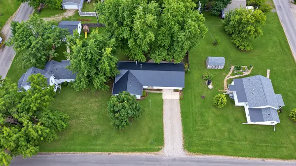 404 E Oak ST, Leroy, IL 61752