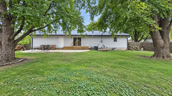 404 E Oak ST, Leroy, IL 61752