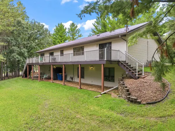 101 Park LN, Kenyon, MN 55946