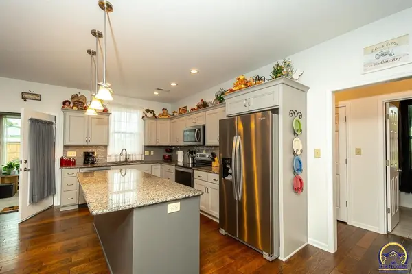 903 16th ST, Valley Falls, KS 66088