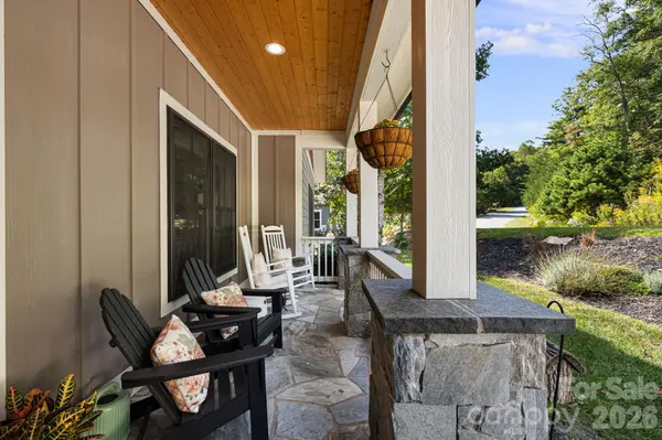 14 Sugarland Ridge TRL, Fairview, NC 28730