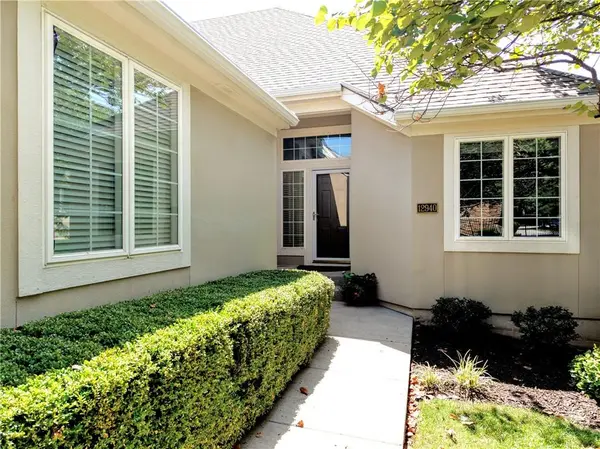 12940 Travis ST, Overland Park, KS 66209