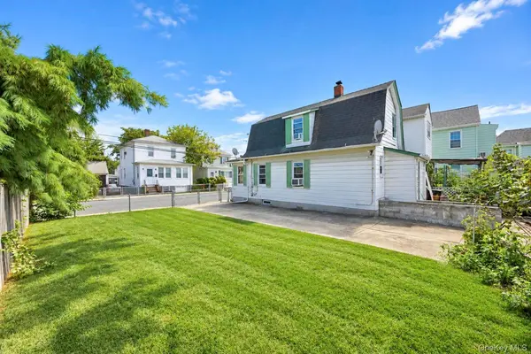 33 Claridge AVE, Elmont, NY 11003