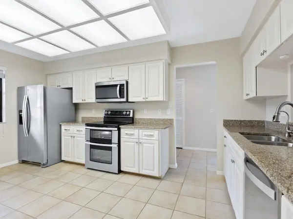 4372 TRAILS DR #15-1, Sarasota, FL 34232