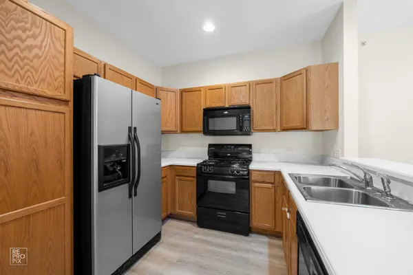 2275 Aurora DR #25, Pingree Grove, IL 60140