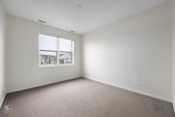 2275 Aurora DR #25, Pingree Grove, IL 60140