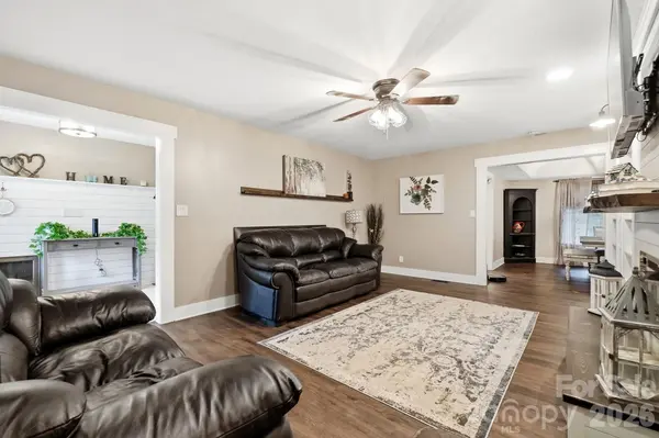 8866 Oldenburg DR, Mount Pleasant, NC 28124