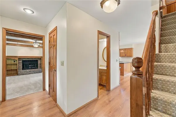 8325 Twilight LN, Lenexa, KS 66219