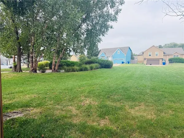 601 N Locust ST, Gardner, KS 66030