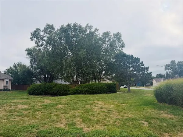 601 N Locust ST, Gardner, KS 66030