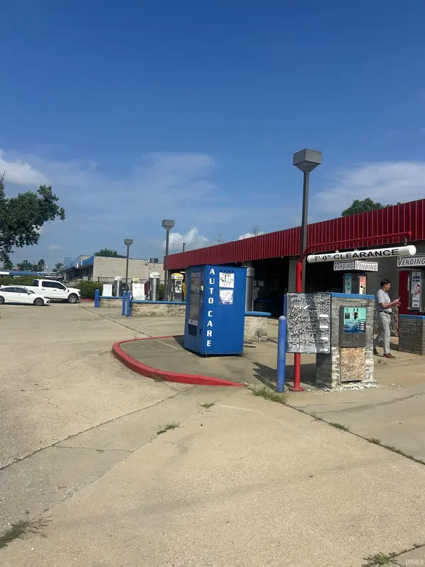 611 16th ST, Bedford, IN 47421