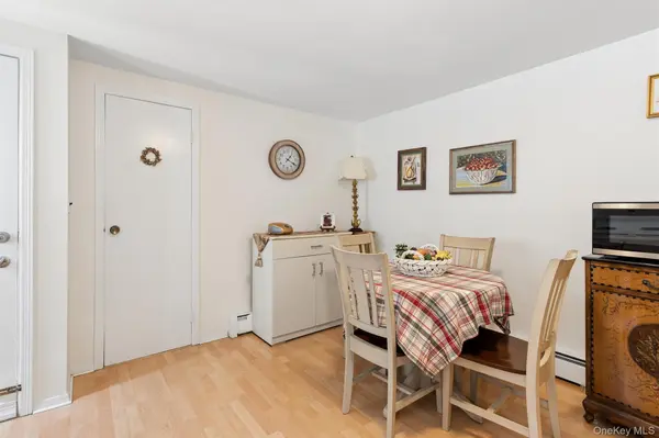 1928 Gormley AVE, Merrick, NY 11566