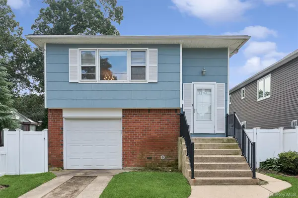 1928 Gormley AVE, Merrick, NY 11566