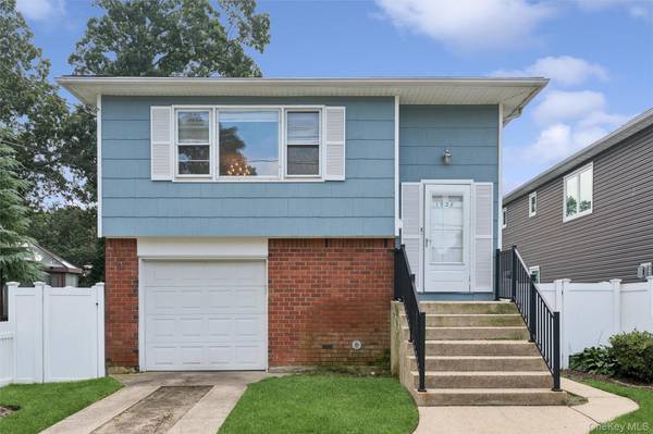 1928 Gormley AVE, Merrick, NY 11566