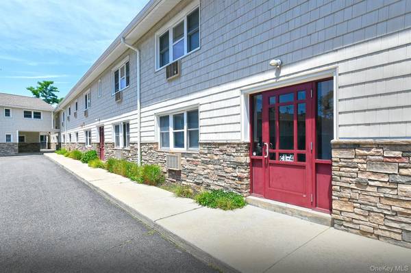 490 Main ST #C4, Farmingdale, NY 11735
