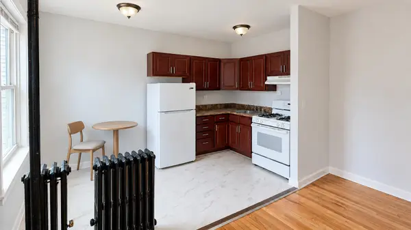 1635 W Morse AVE #209, Chicago, IL 60626
