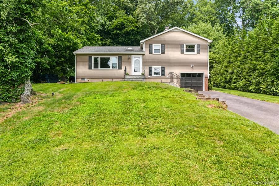 17 Ridge RD, Cortlandt Manor, NY 10567