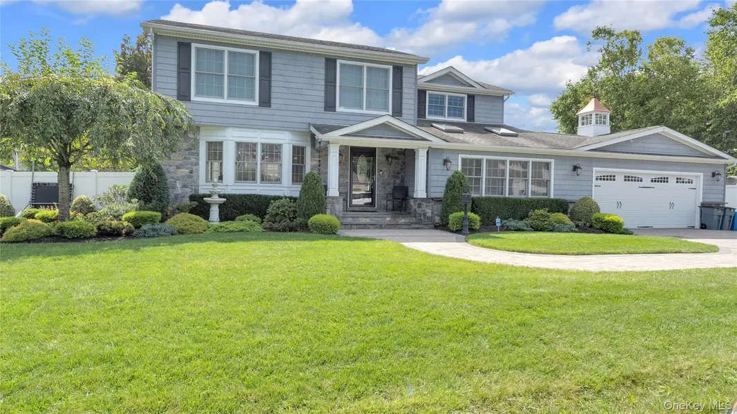 148 Wyandanch AVE, Babylon, NY 11702