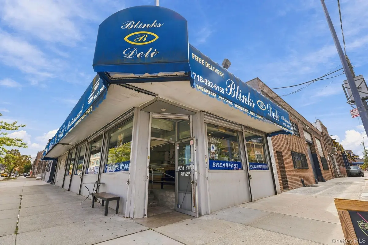 35-04 43 AVE, Long Island City, NY 11101