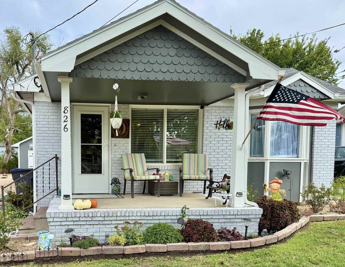 826 Old Main St, Newton, KS 67114-4328