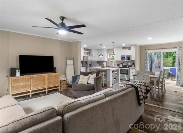 472 Laurel Heights DR, Burnsville, NC 28714