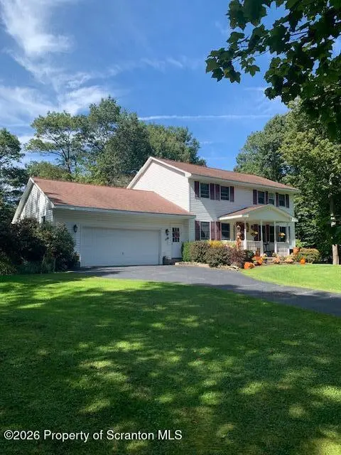 655 Elkview DR, Clifford Twp, PA 18421