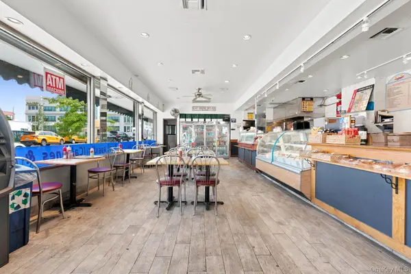 35-04 43 AVE, Long Island City, NY 11101
