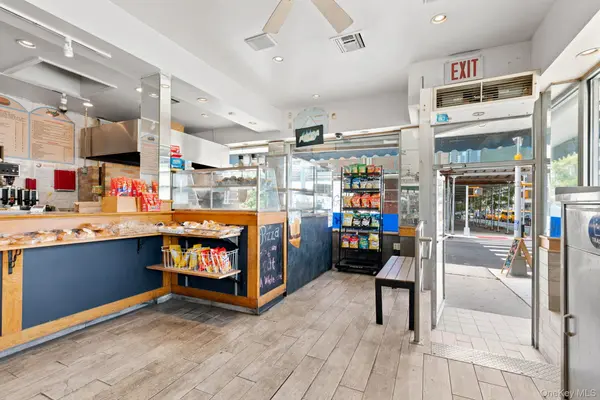 3504 43 AVE, Long Island City, NY 11101