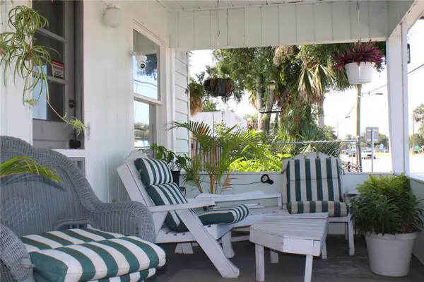 607 N DIXIE FWY, New Smyrna Beach, FL 32168
