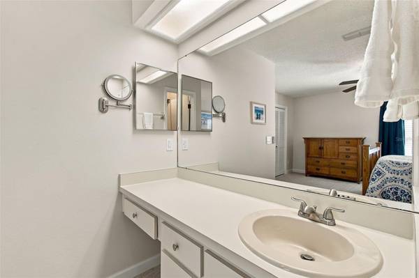 13036 VILLAGE CHASE CIR #13036, Tampa, FL, 33618 photo 33