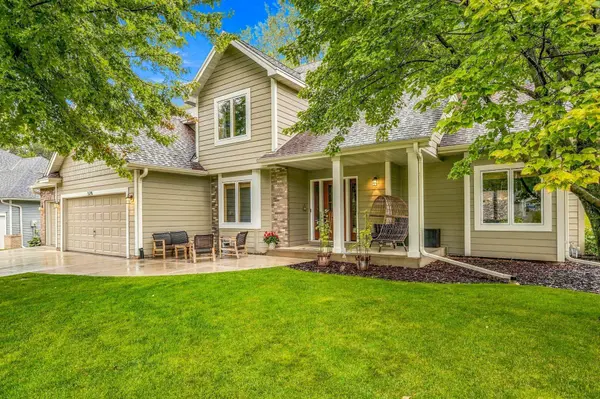 524 Eastwood CT, Eagan, MN 55123