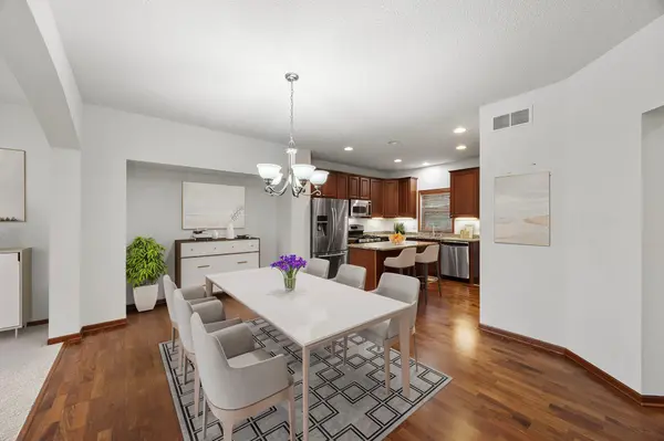 4022 Cedar Grove LN, Eagan, MN 55122