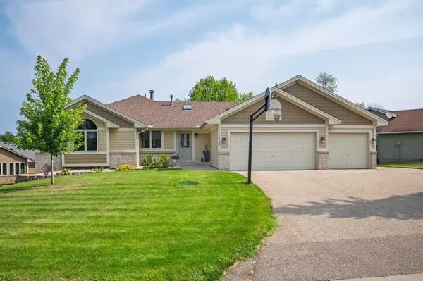 16185 Inglewood DR, Lakeville, MN 55044