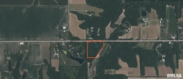 17261 Emmerson Airline RD, Girard, IL 62640