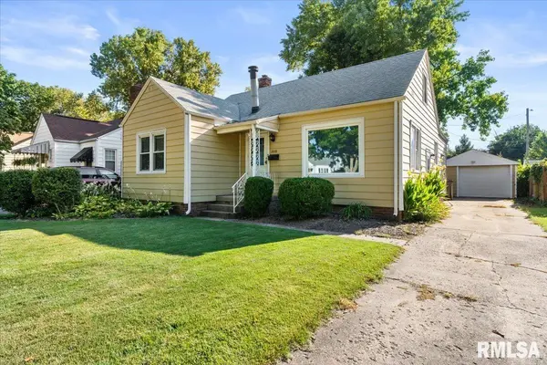 2216 S COLLEGE ST, Springfield, IL 62704