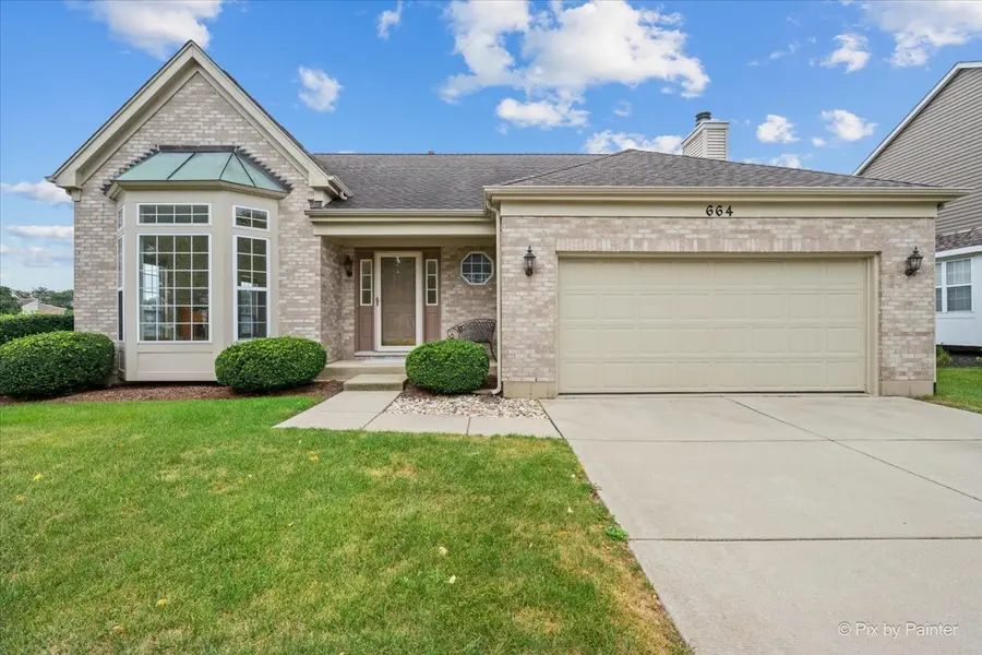 664 Mayfair DR, Carol Stream, IL 60188