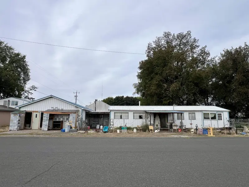 204 S B St, Sprague, WA 99032