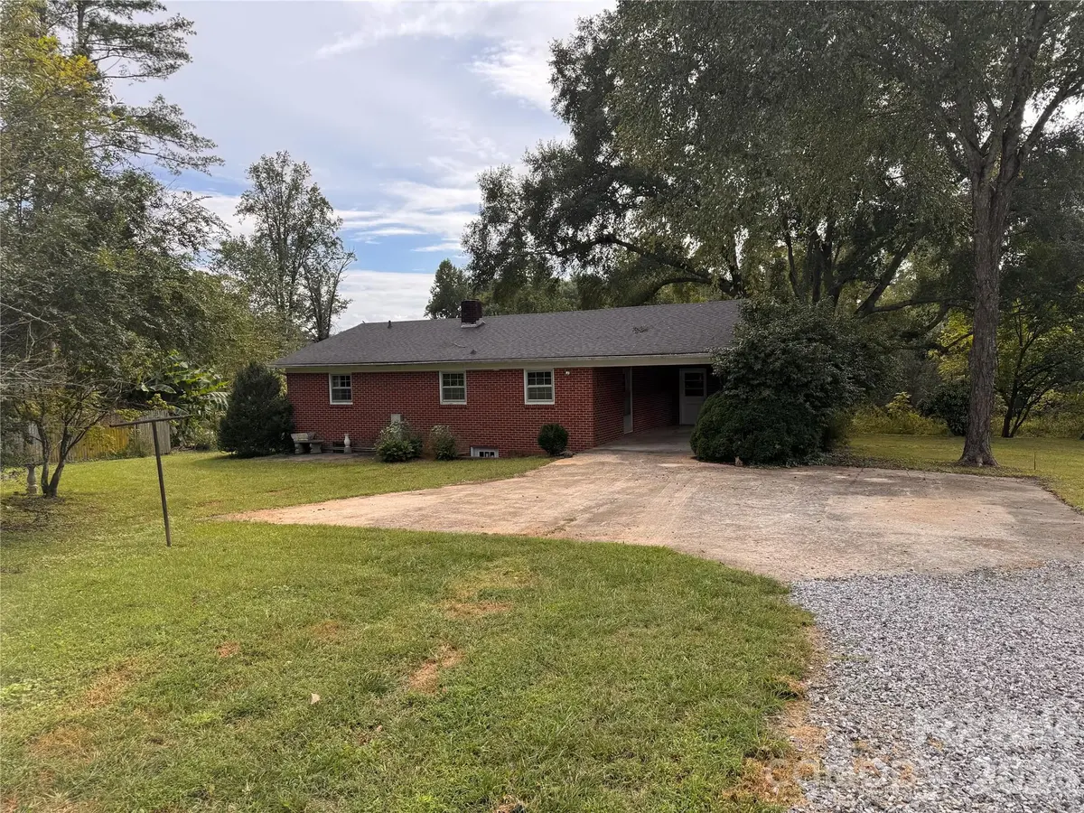 1167 Piedmont RD, Morganton, NC 28655