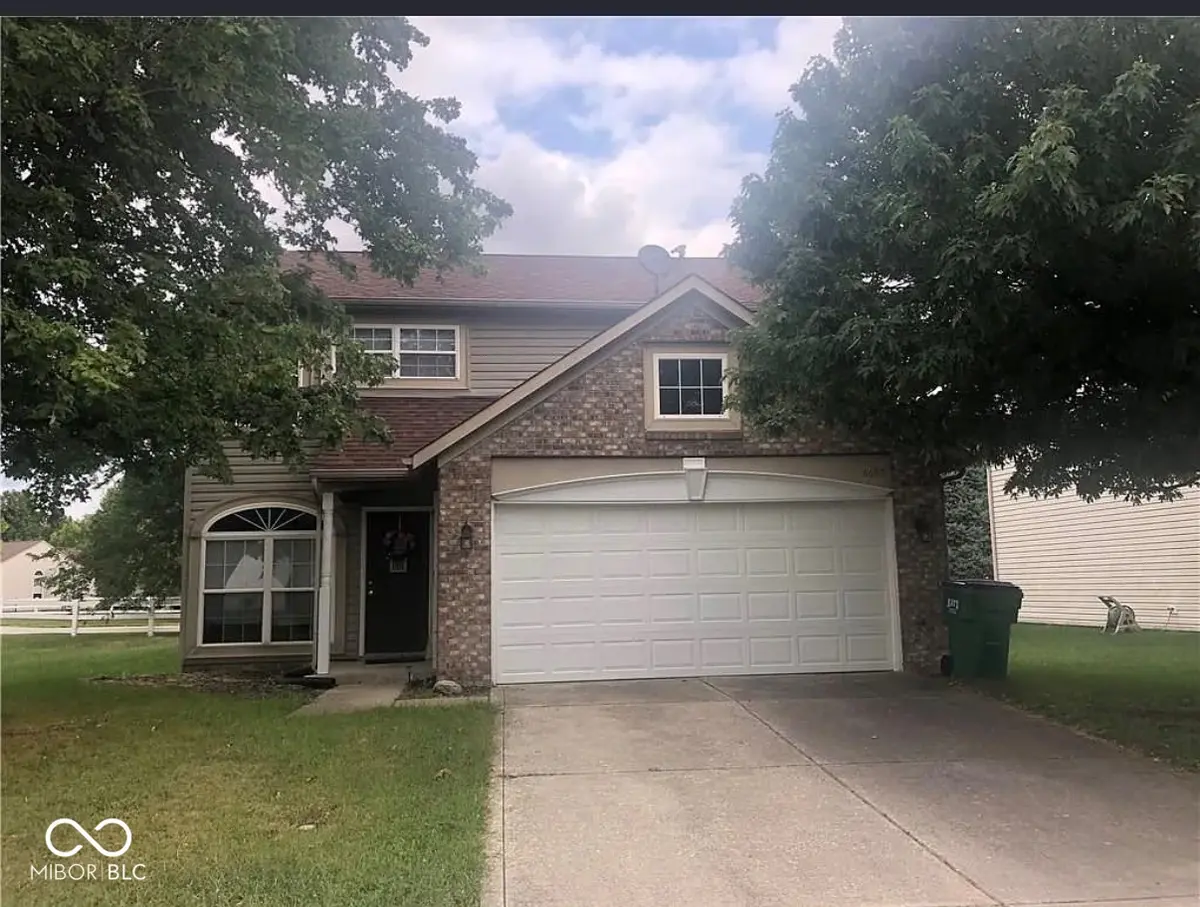 6695 Wimbledon DR, Zionsville, IN 46077
