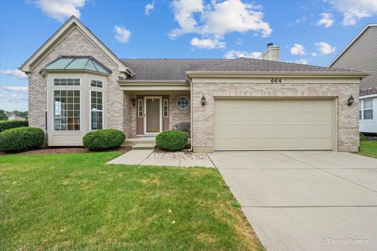 664 Mayfair DR, Carol Stream, IL 60188