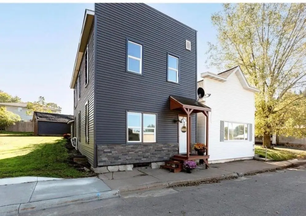 325 1st ST, Glenwood City, WI 54013