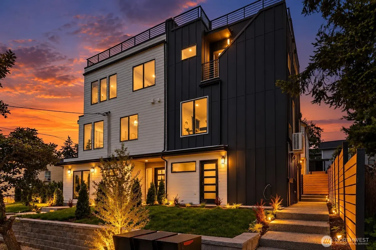 9813 Linden AVE N, Seattle, WA 98103