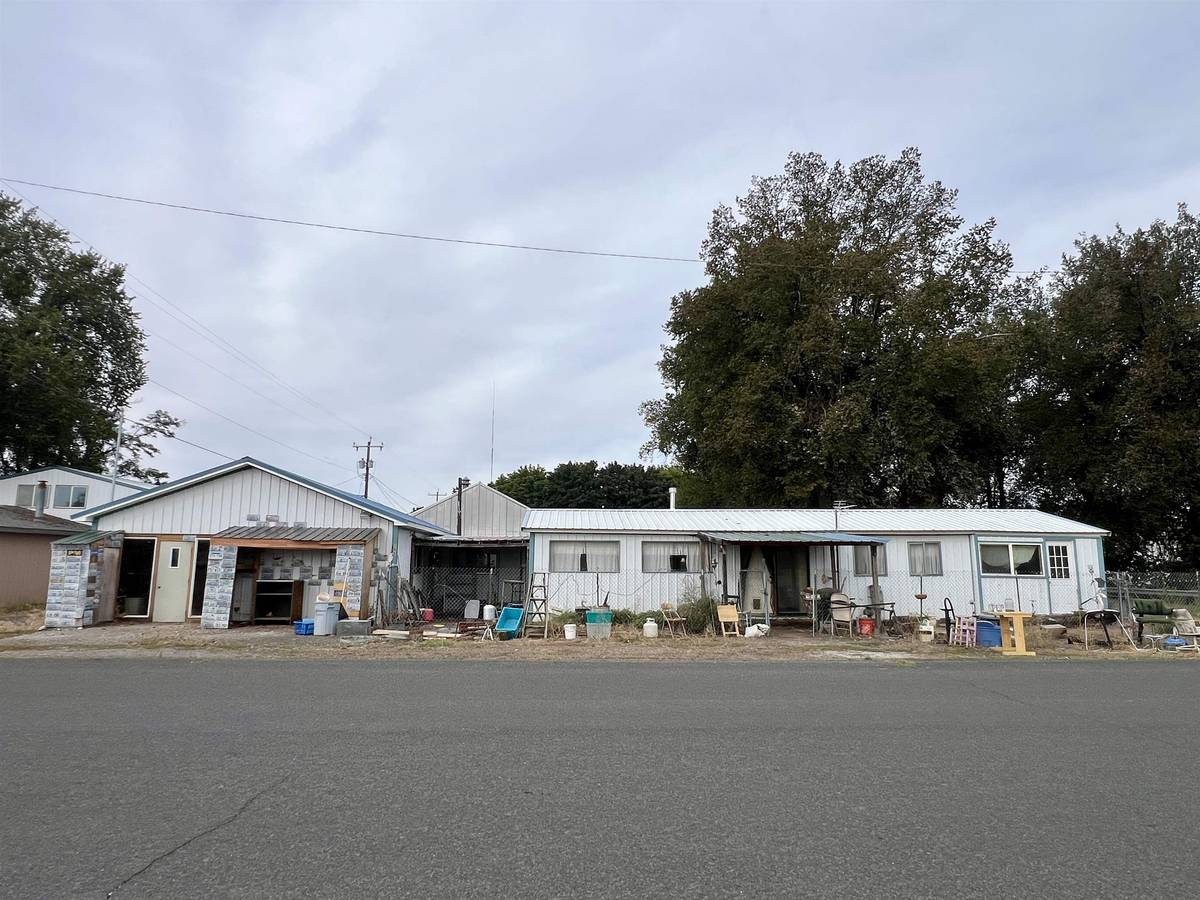 204 S B St, Sprague, WA 99032