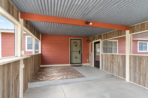 212 Thousand Oaks DR, Cedar Creek, TX 78612