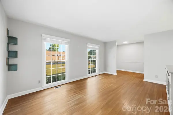 9100 Sandburg AVE, Charlotte, NC 28213