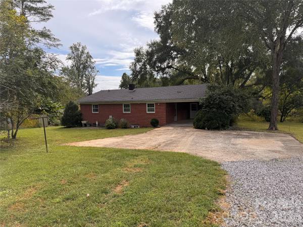 1167 Piedmont RD, Morganton, NC 28655