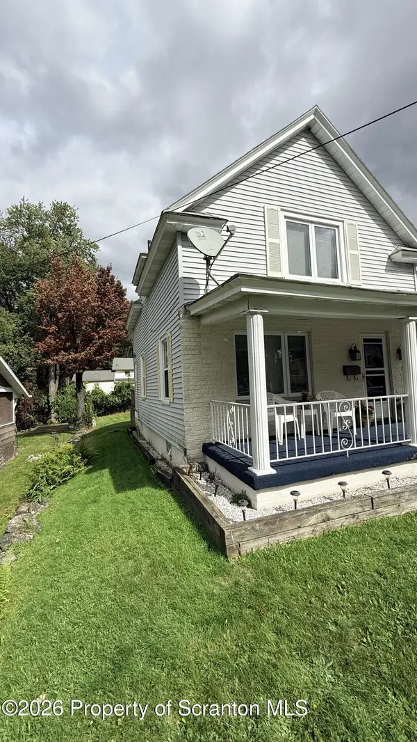 4 Clay AVE, Carbondale, PA 18407