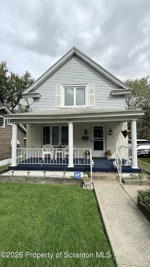 4 Clay AVE, Carbondale, PA 18407