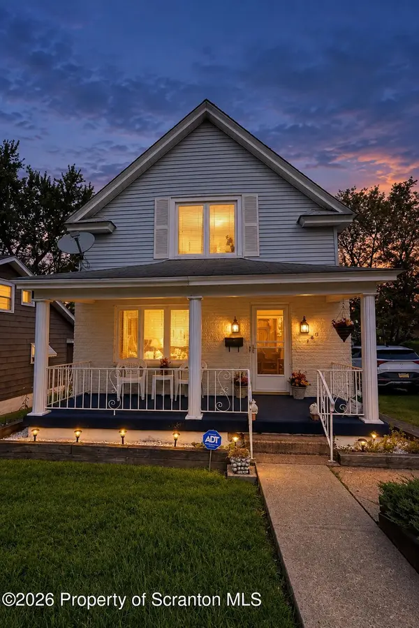 4 Clay AVE, Carbondale, PA 18407